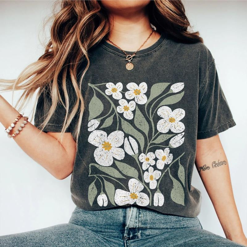 Boho Floral Tshirt, Daisy Shirt, WildFlowers Shirt, Retro Wild Flower Tshirt, Comfort Shirts for Women, Vintage Botanical...