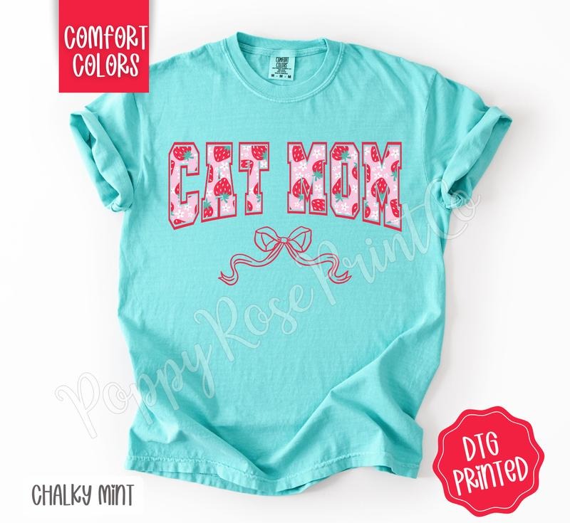 Cat Mom Strawberry Shirt Comfort Colors, Women's Graphic Tee Hoodie, Sweatshirt | TeeBloomCo.com