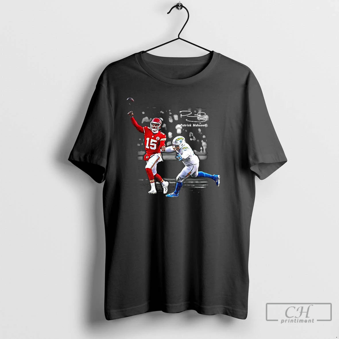Classic Patrick Mahomes Kansas City Chiefs Football 2025 Throw The Ball Signature T Shirts Sweater Hoodie, Sweatshirt