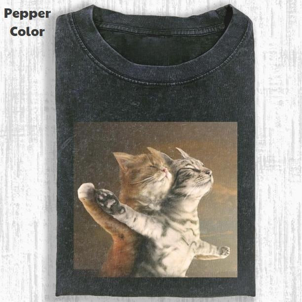 Funny Animal Vintage Graphic Tee, Cat Titanic T-Shirt, Animal Shirt, Unisex Meme Cringe Funny Shirt, Menswear Womenswear...