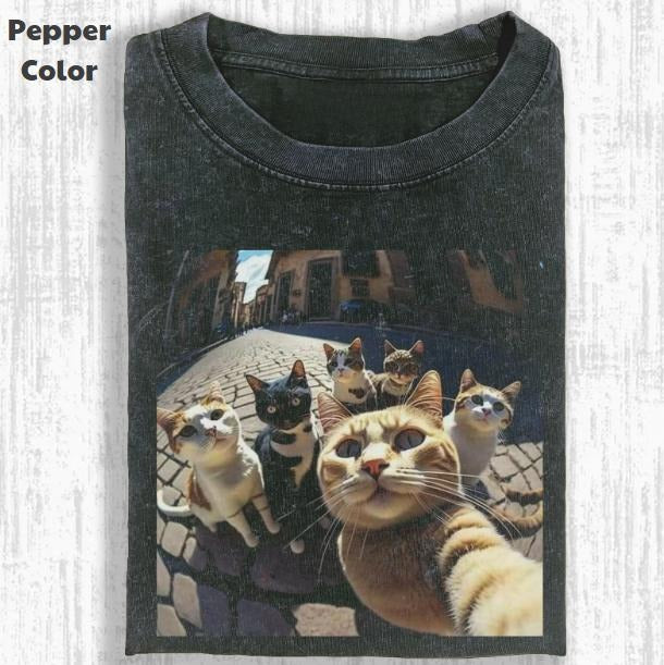 Funny Animal Vintage Graphic Tee, Wacky Cat Selfie T-Shirt, Animal Shirt, Unisex Meme Cringe Funny Shirt, Menswear...