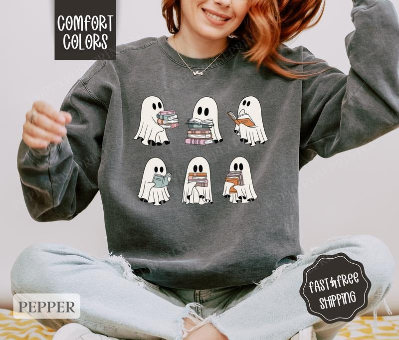Ghost Reading Sweatshirt Comfort Colors, Halloween Crewneck, Fall Sweater Womenswear cute ghost T-Shirts, Hoodie