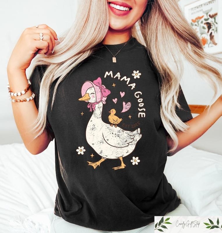 Mama Goose Silly Goose Funny Mother's Day Shirt Inspirational Retro Mama Gift T-Shirt Hoodie, Sweatshirt | TeeBloomCo.com