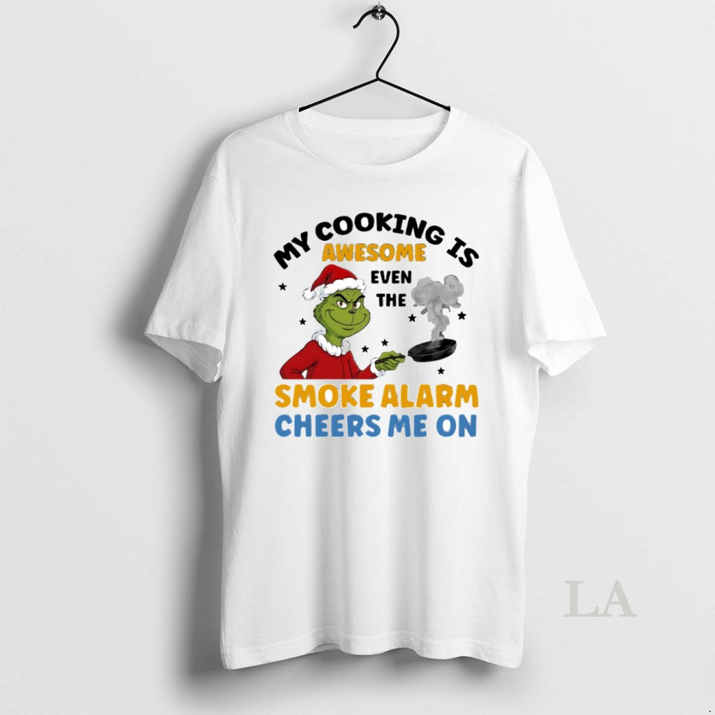Original Grinch My Cooking Is Awesome Even The Smoke Alarm Cheers Me On Circle T-Shirts, Hoodie, Sweatshirt | TeeBloomCo.com