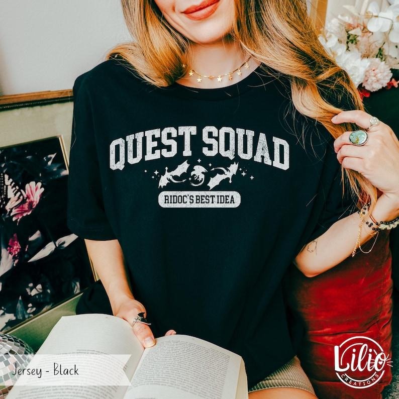 Quest Squad Shirt, Fourth Wing Shirt, Onyx Storm, Ridoc Tee, Dragon Gryphon Varsity, Romantasy Book, Booktok Merch,...
