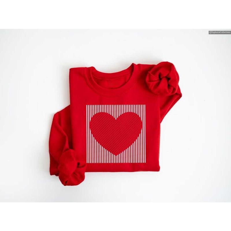 Retro Valentine Heart Sweater Hoodie T-Shirt, Coquette Cute Love Sweatshirt, Women VLT Couple Hearts Teacher, Mom Heart...