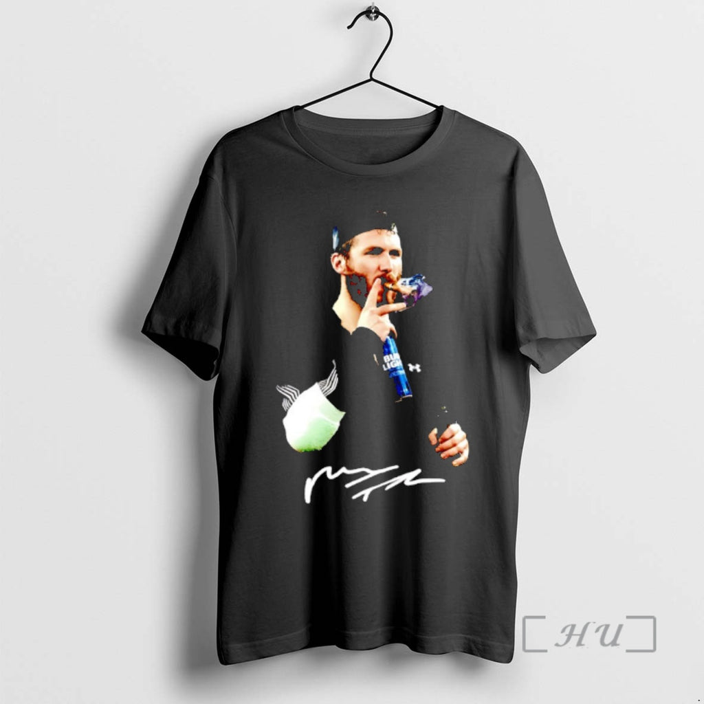 Trending Matthew Tkachuk Smoking X Bud Light Signature T-Shirts, Hoodie, Sweatshirt | TeeBloomCo.com