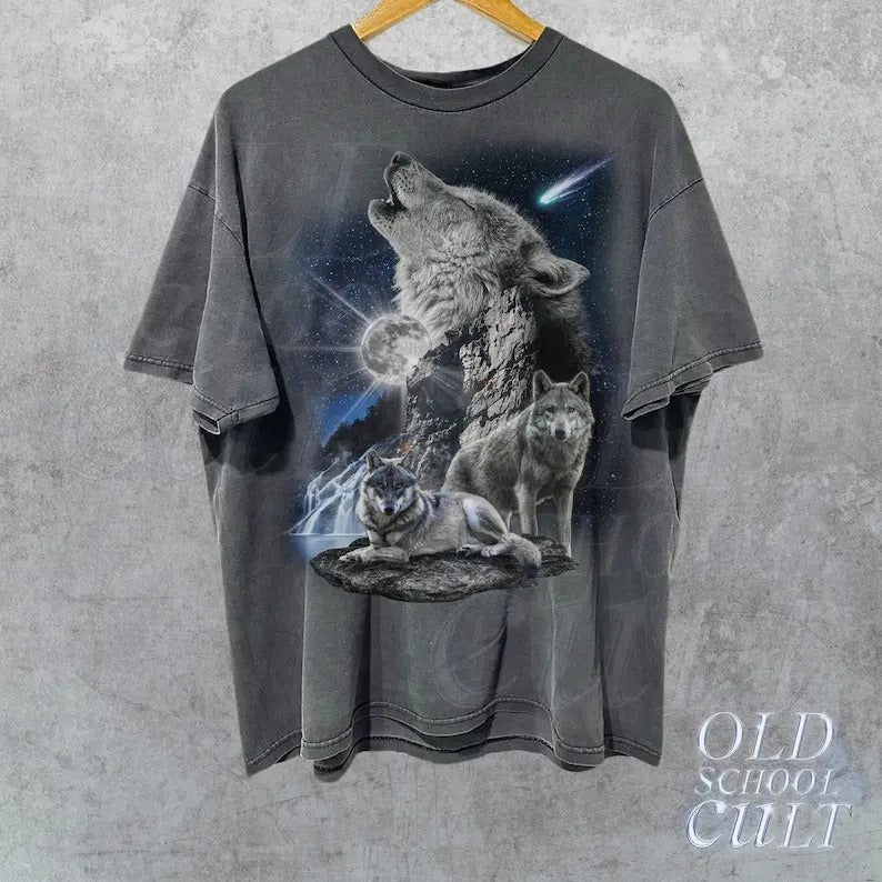Wolf Family Vintage T-Shirt, Howling Bark at Moon, Wild Free Wolves Pack, Loyal Gray Wolf Dog Animal Shirt, Vintage...