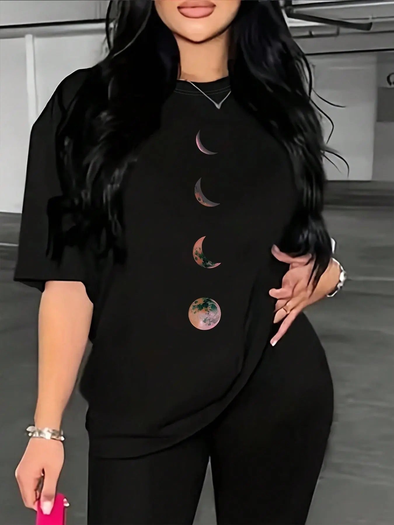 Women's Moon Print Round Neck Tee, Casual Half Sleeve Crew Neck T-shirt for Daily Wear, Ladies Clothes for All Seasons,...