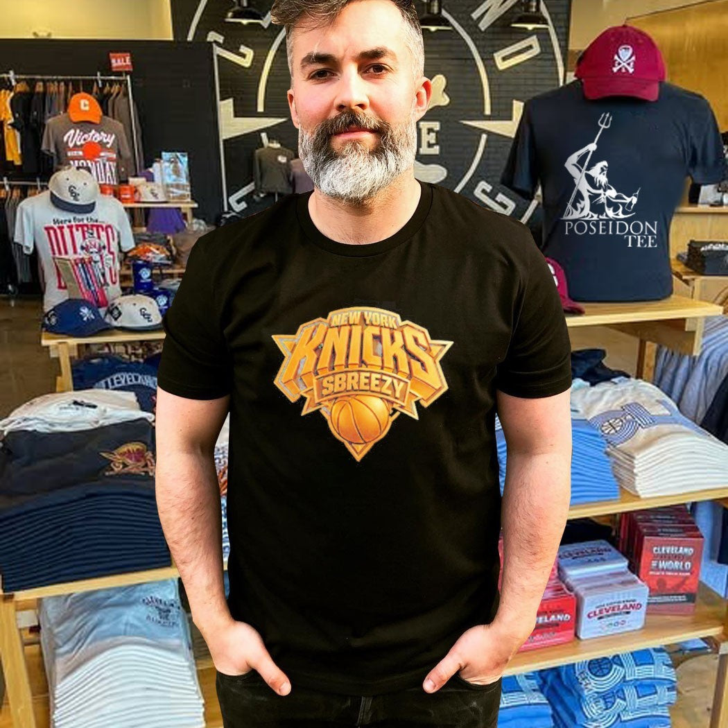 New York Knicks Breezy Golden Logo T-shirt