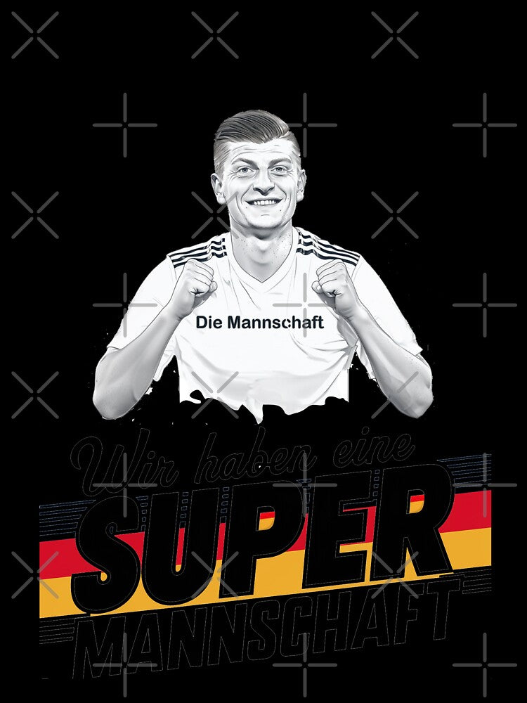 Cheer for Die Mannschaft and Toni Kroos T-Shirt by Designfordream