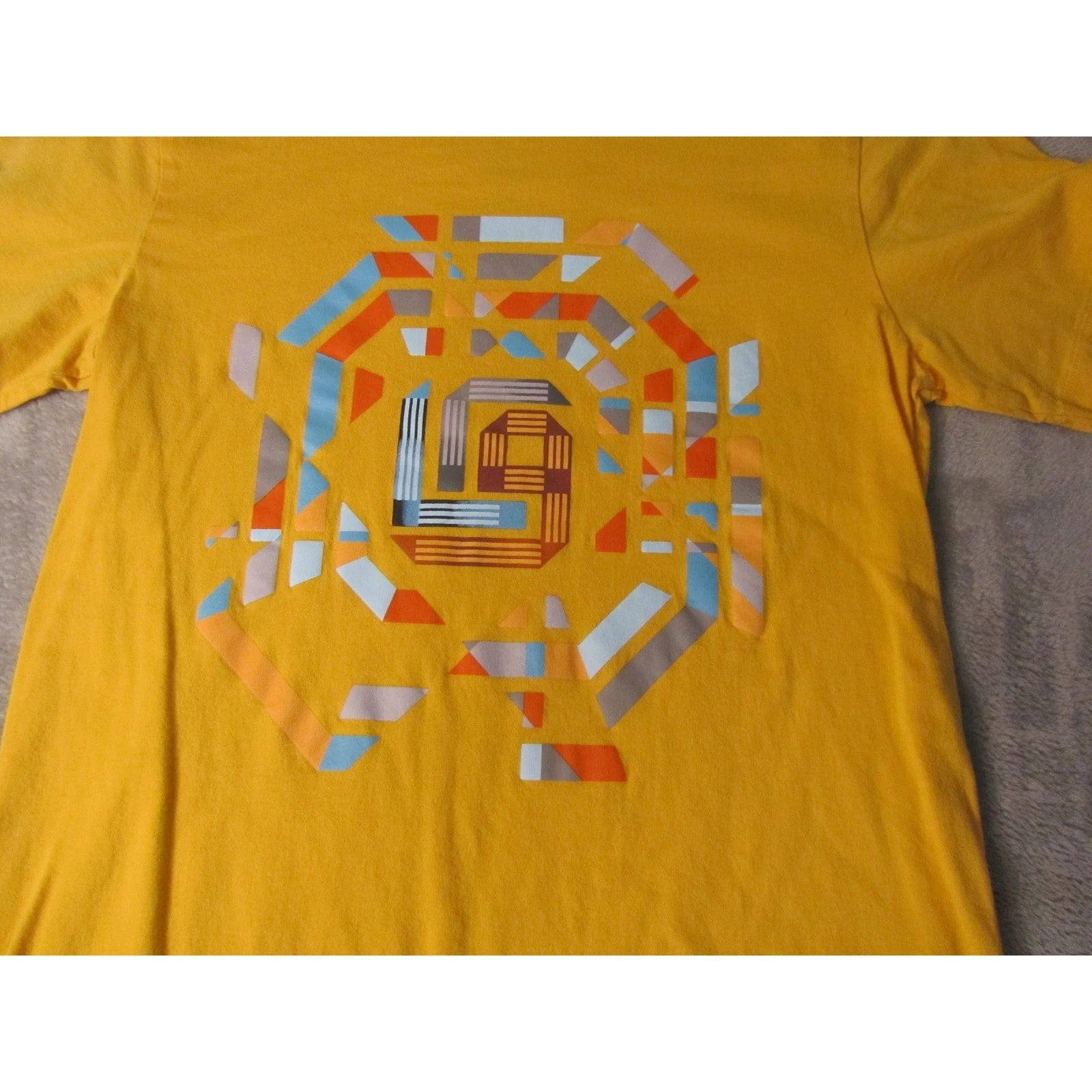 Mustard Yellow Geometric Graphic T-Shirt Abstract Art Short Sleeve Crewneck Tee
