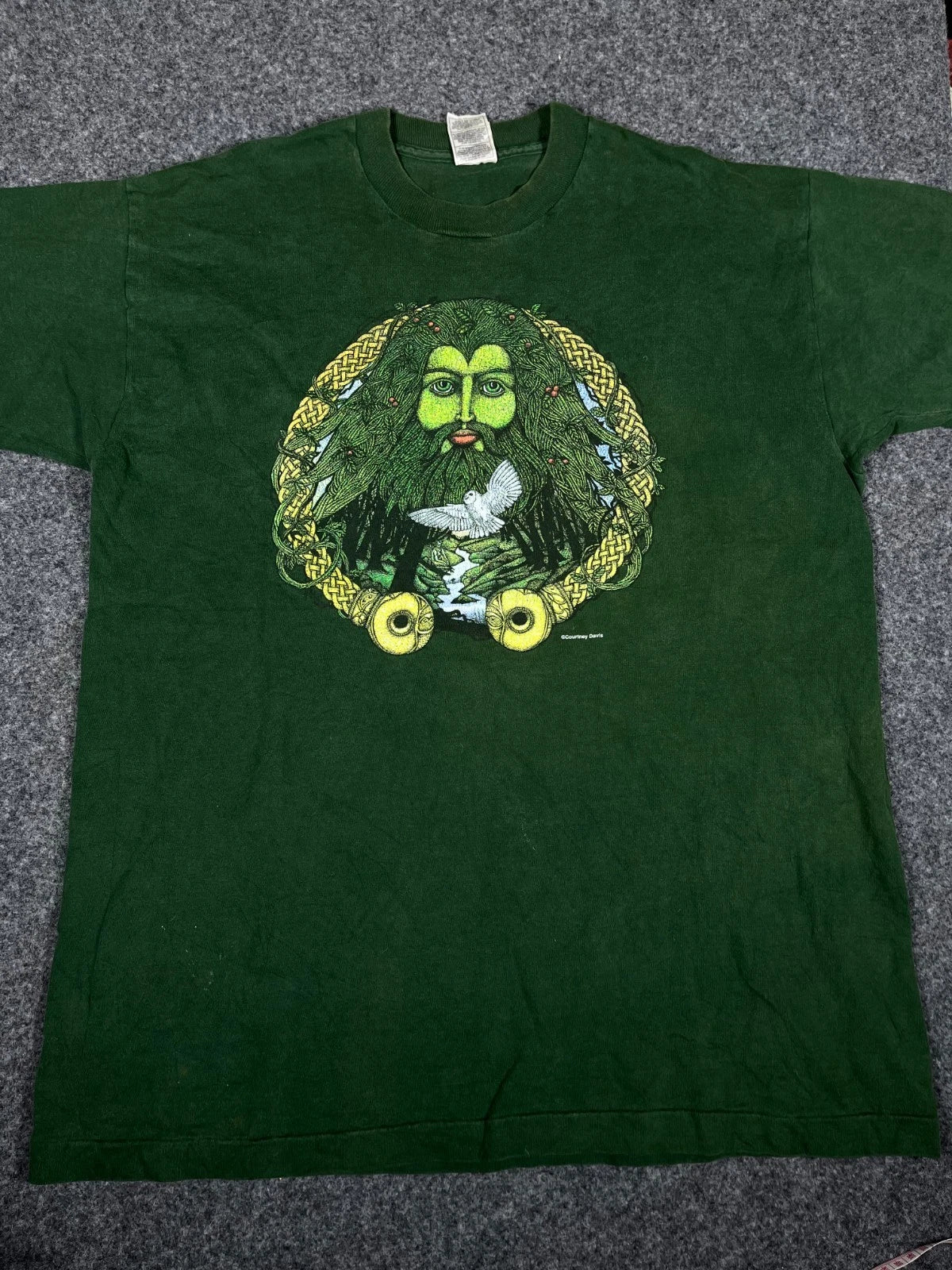 Vintage 90s Fashion Victim Courtney Davis Celtic Art T-Shirt Green Fade XL