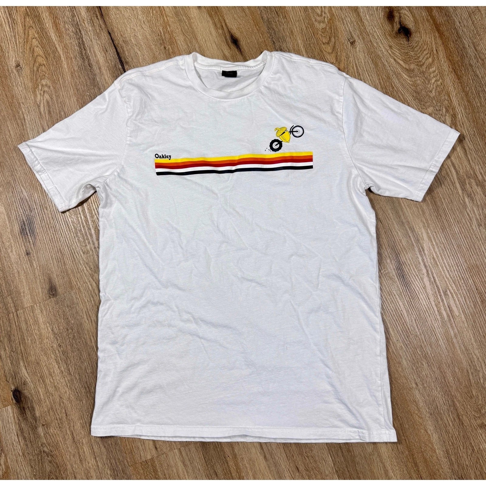 Oakley Rainbow Stripe Graphic T Shirt White Acorn Bike BMX Y2K Style Men’s L-XL