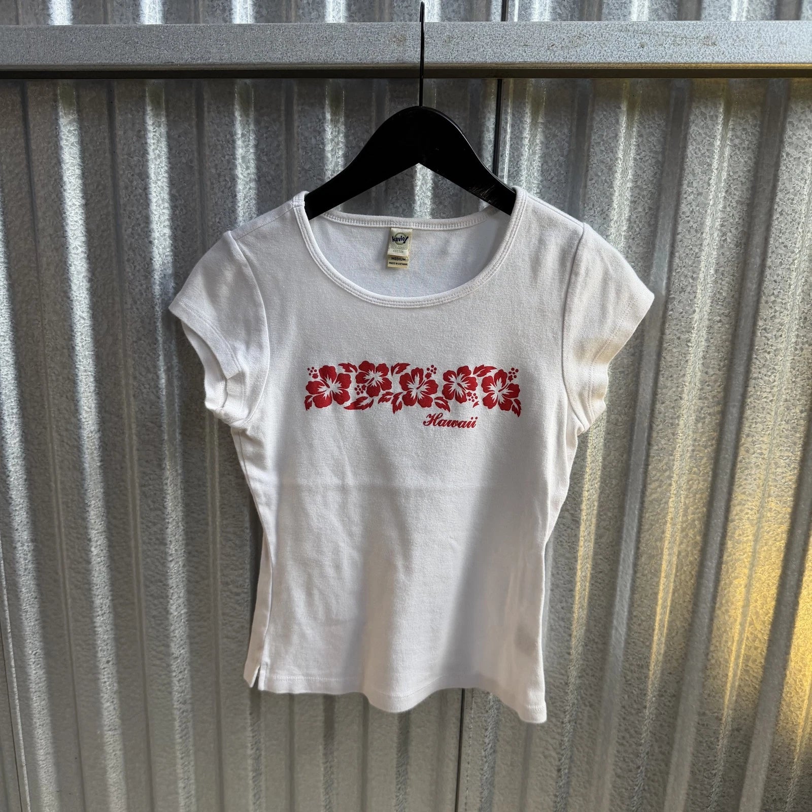Hawaii Hibiscus Flower Women's White T-Shirt Size Medium Y2K Tee babydoll