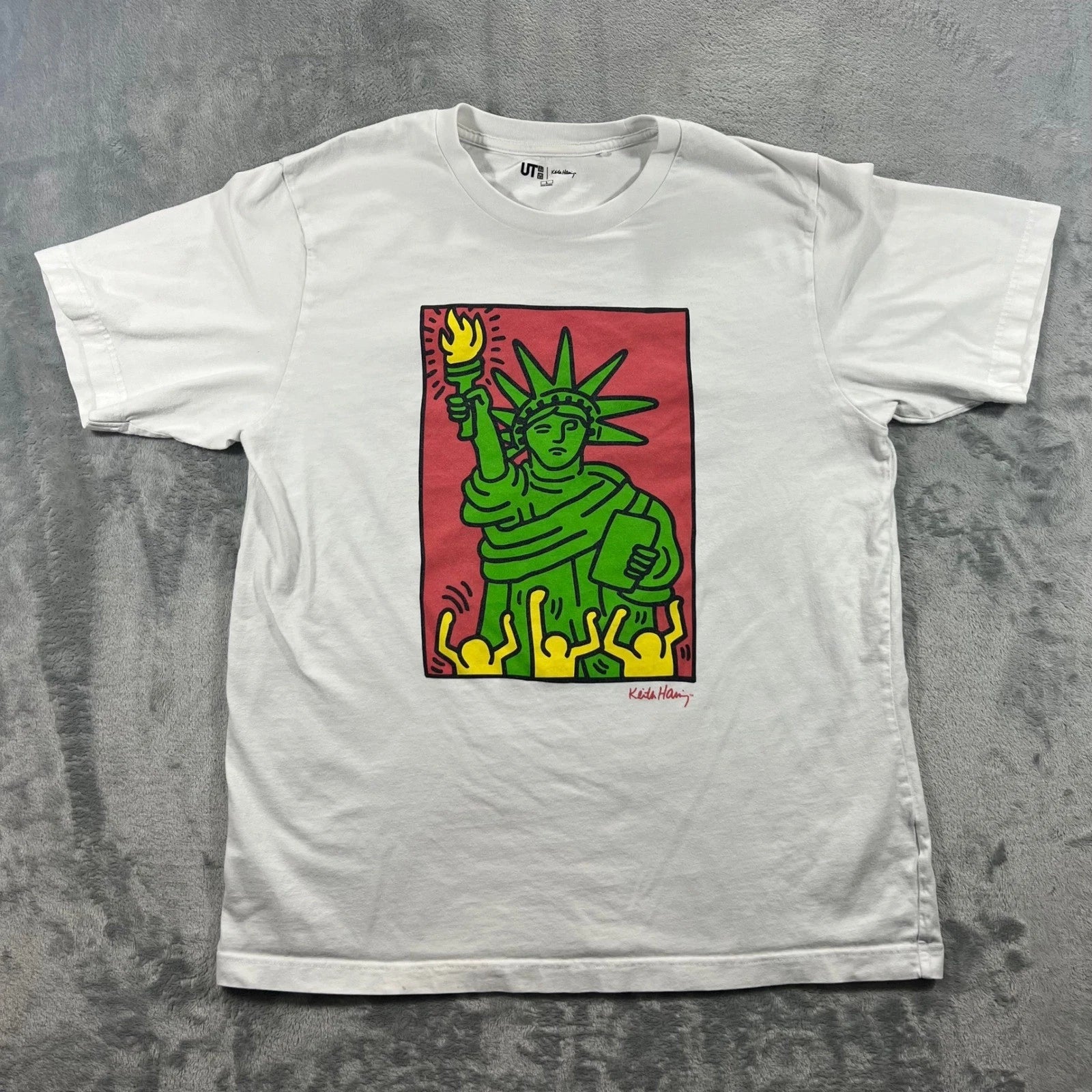 UNIQLO Keith Haring T-Shirt Mens Large White Statue of Liberty Pop Art Casual