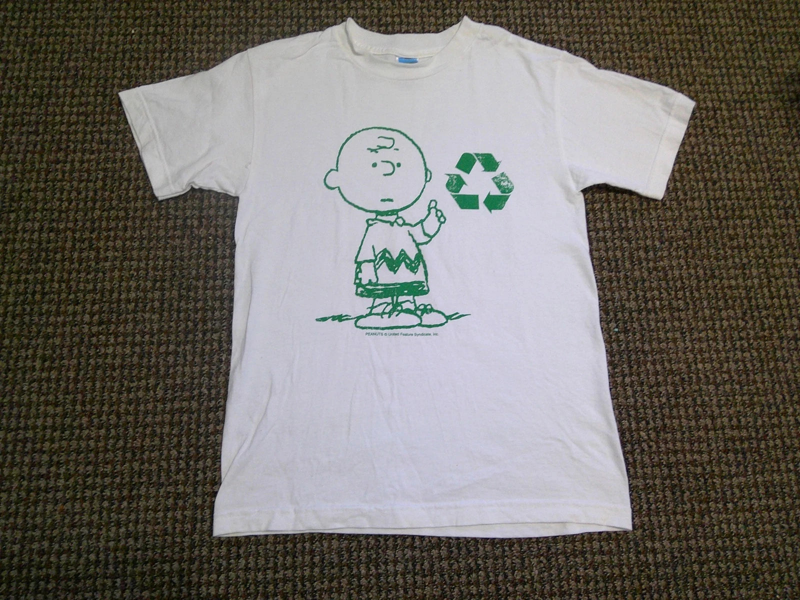 Vintage Y2K Peanuts Charlie Brown Recycle Symbol White T-Shirt S