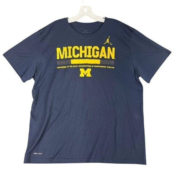 University Michigan Shirt Mens XL Nike Wolverines College Football NCAA Alumni