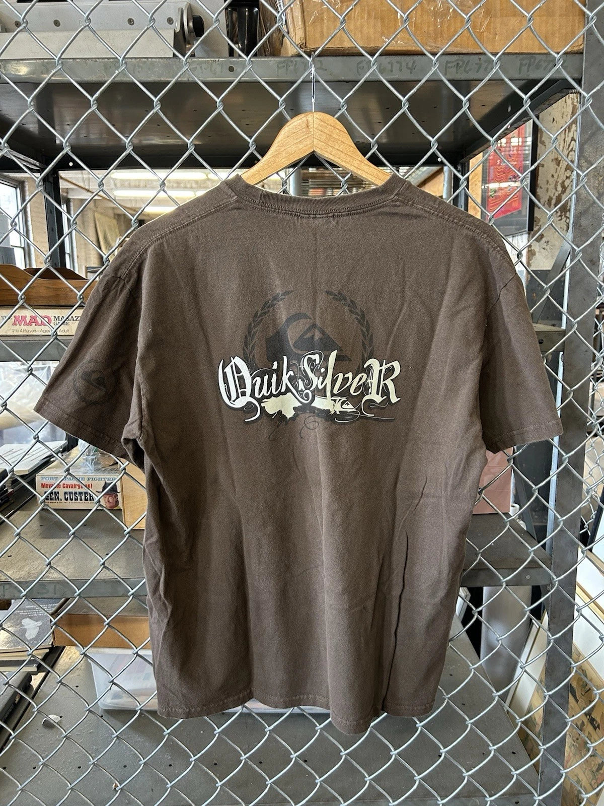 Y2K Quiksilver Brown Surf Essential Tee Size L Fits 21x26 No Flaws Faded Grunge