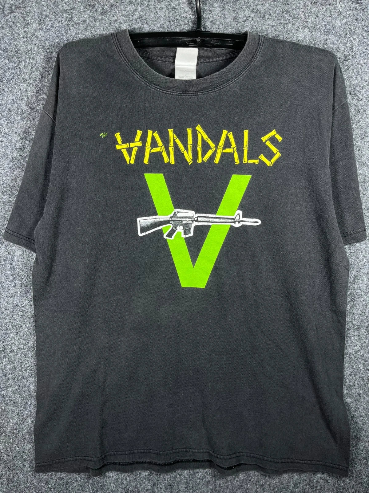 Vintage The Vandals Peace Thru Vandalism Punk Rock M16 T-Shirt Black Size L