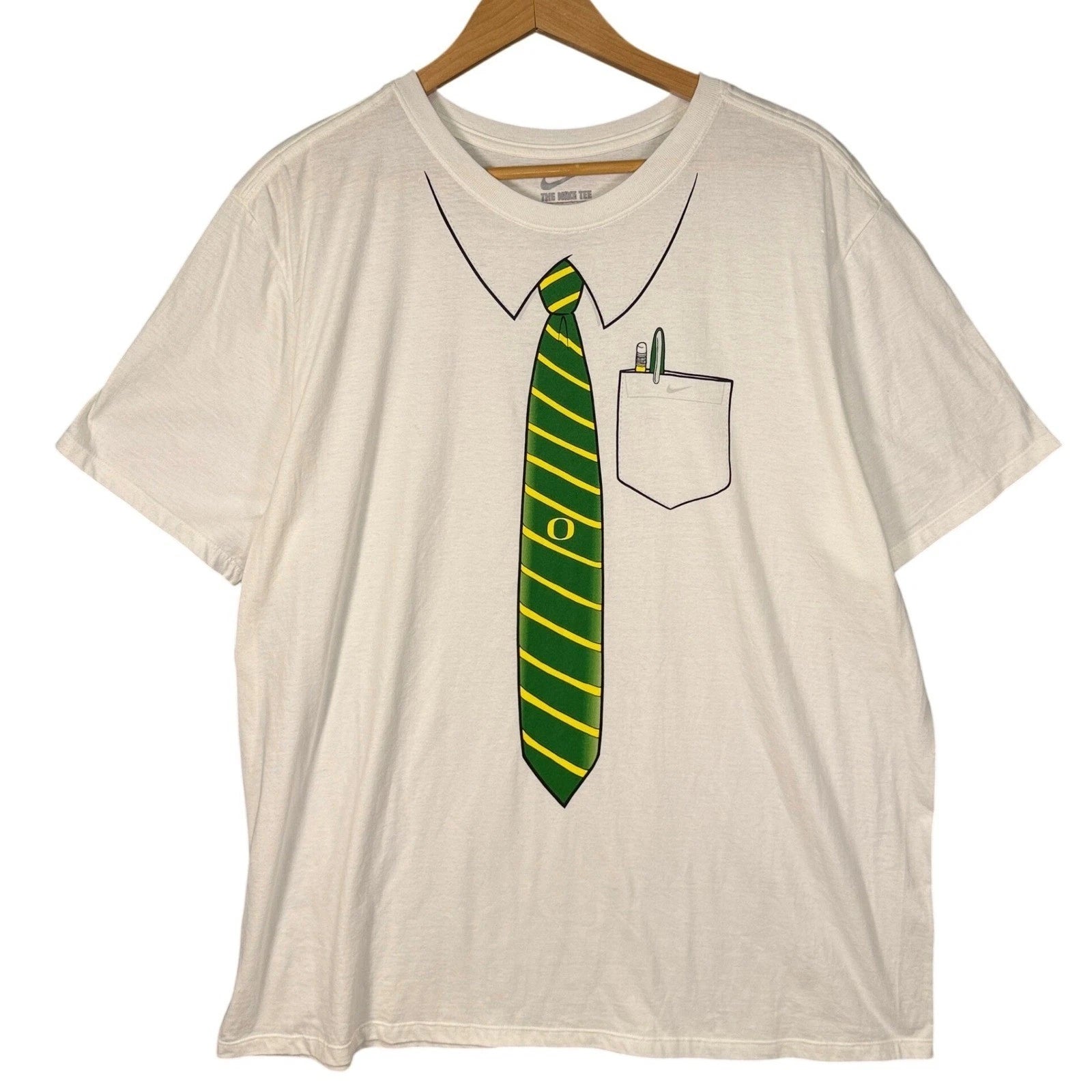 Nike Oregon Ducks Bend Your Knees Tie Graphic Tee Mens XXL Funny NCAA Fan Shirt
