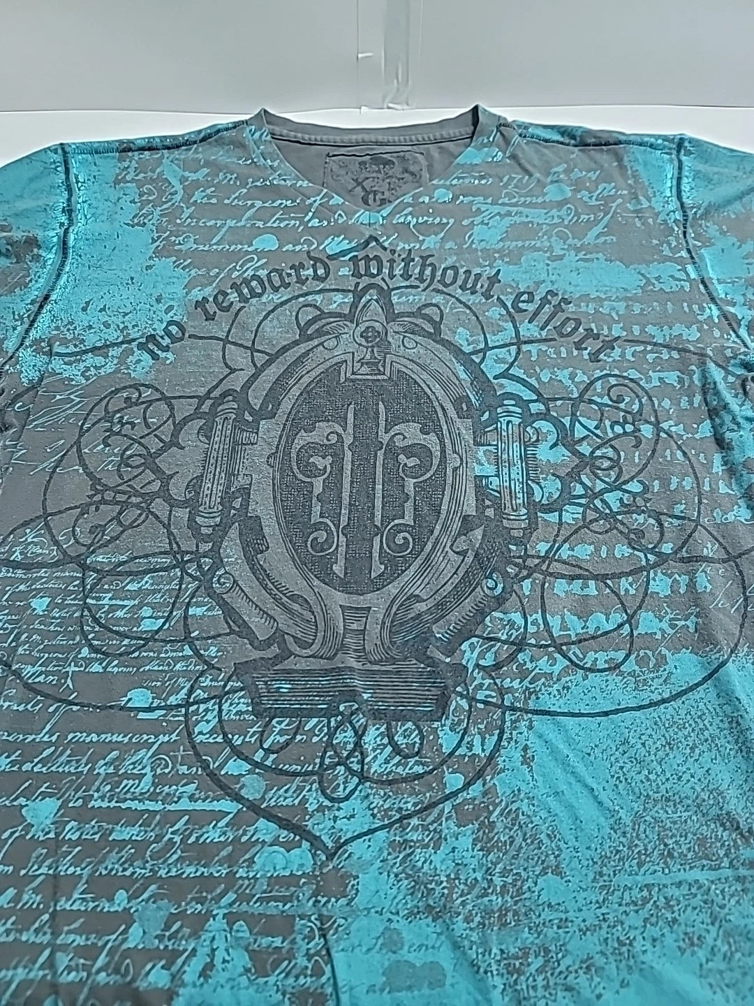 Retrofit Y2K for Men with Graphic Print T-shirt Size Large Short Sleeve