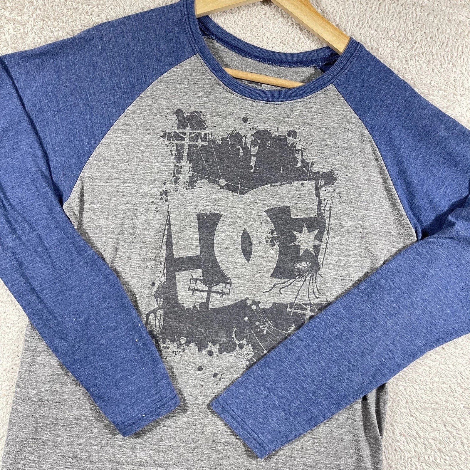 DC Shoes Shirt Men Medium Gray Blue Raglan Skateboard Grunge Surf Y2K Big Logo