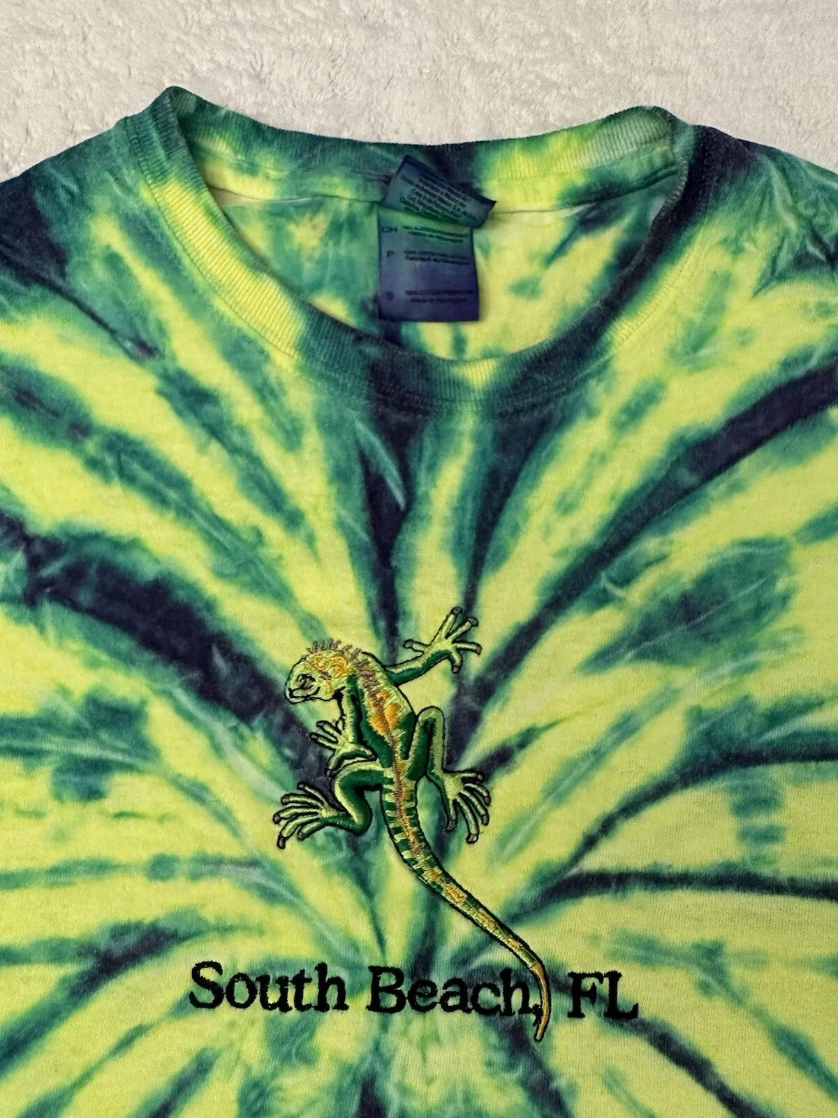 Vintage 2000s Y2K Lizard South Beach Florida Tie Dye Embroidered Art T-Shirt, S