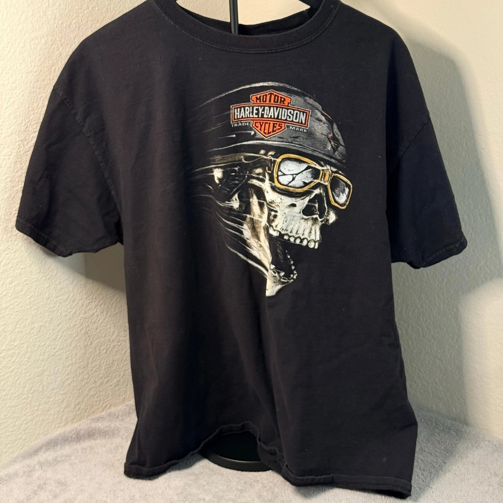 Harley-Davidson Shirt Mens XL Black Skull Graphic Tee Landers Bikercore Short