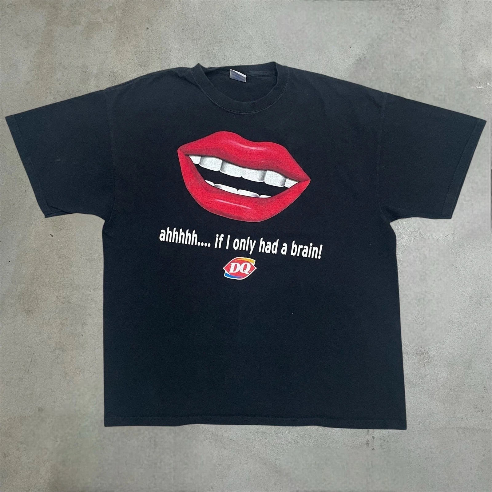 Dairy Queen T-Shirt Mens XL Black Graphic Tee DQ Funny Lips Pop Art Cotton