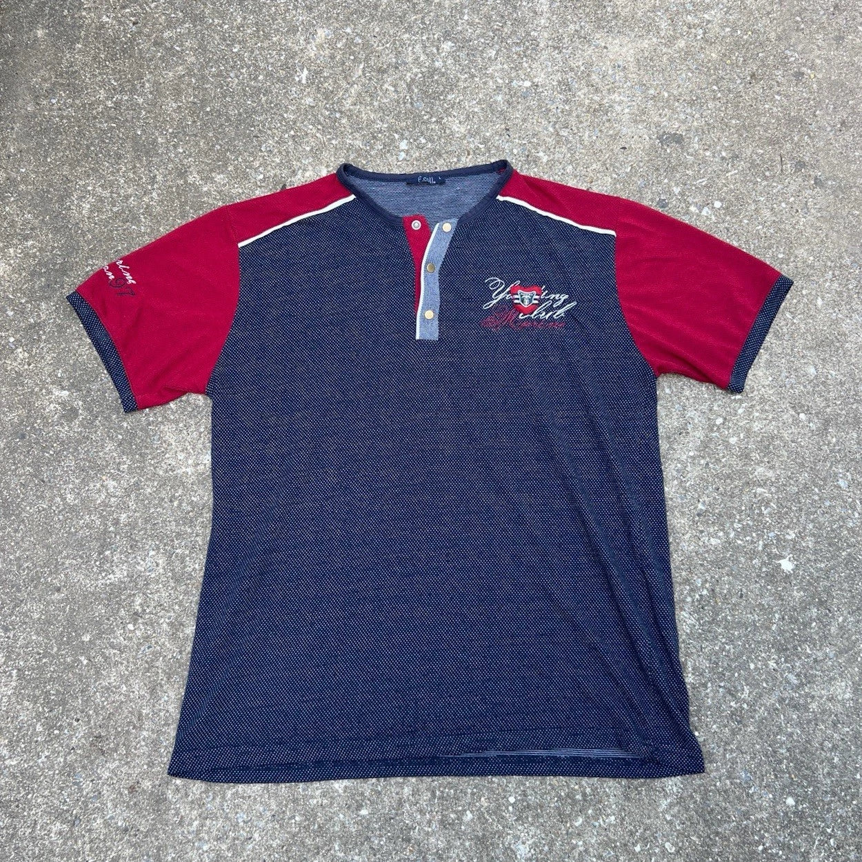 RARE VTG early 00s Y2K red and navy Henley t-shirt with embroidery