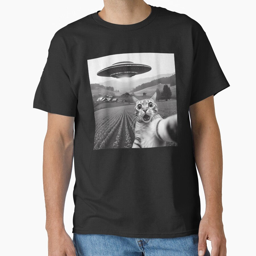Cat Selfie With Alien UFO Funny Cat Gifts For Men Women by Phoemps