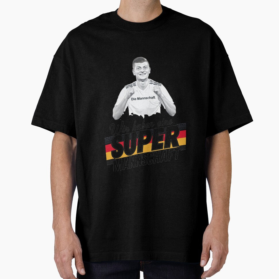 Cheer for Die Mannschaft and Toni Kroos T-Shirt by Designfordream