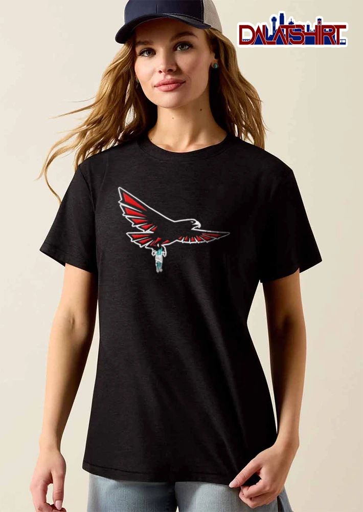 Atlanta Falcon carrying football player shirt