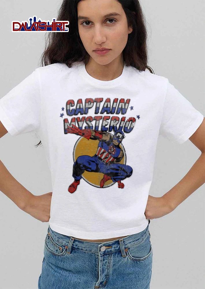 Captain Mysterio wrestler wearing America costume shirt