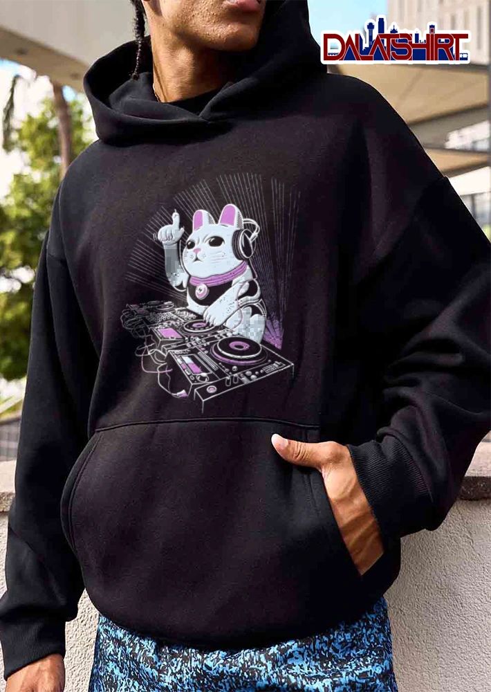 Lucky cat wearing headphones djing shirt
