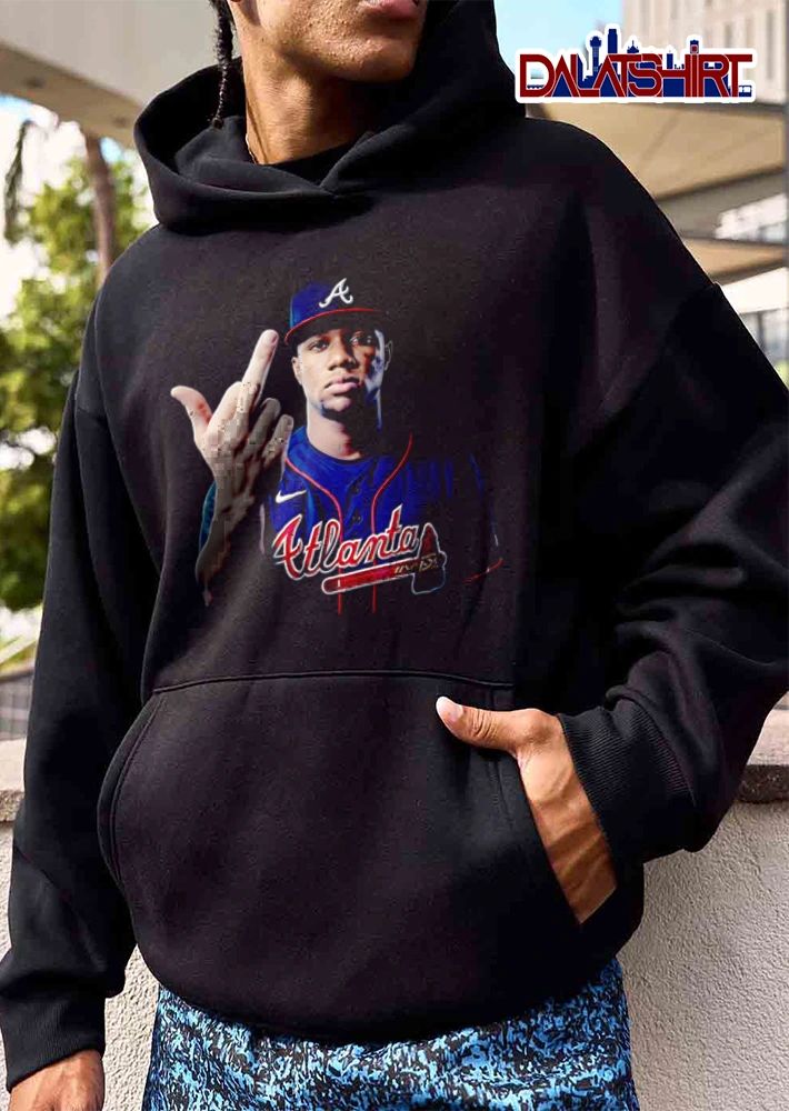 Atlanta Braves man wearing baseball jersey middle finger shirt