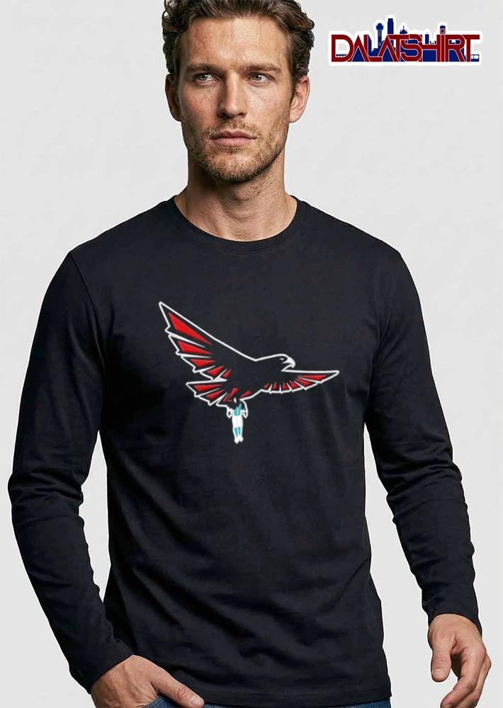 Atlanta Falcon carrying football player shirt