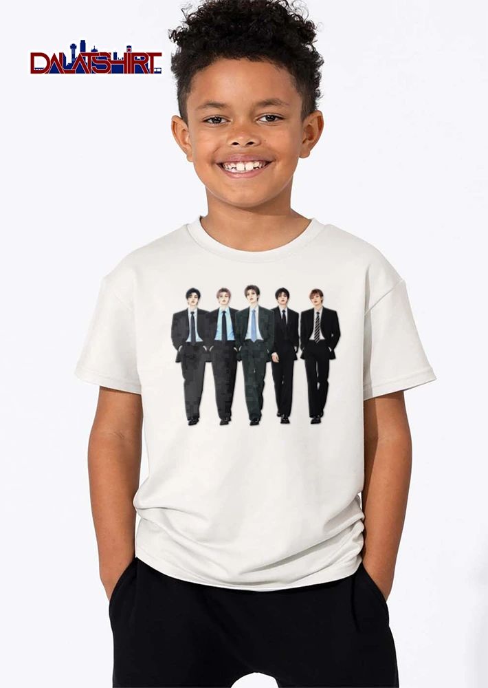 Zhu Zhixin Su Xinhao Zhang Ji Zhang Zeyu Zuo Hang five men wearing suits walking shirt